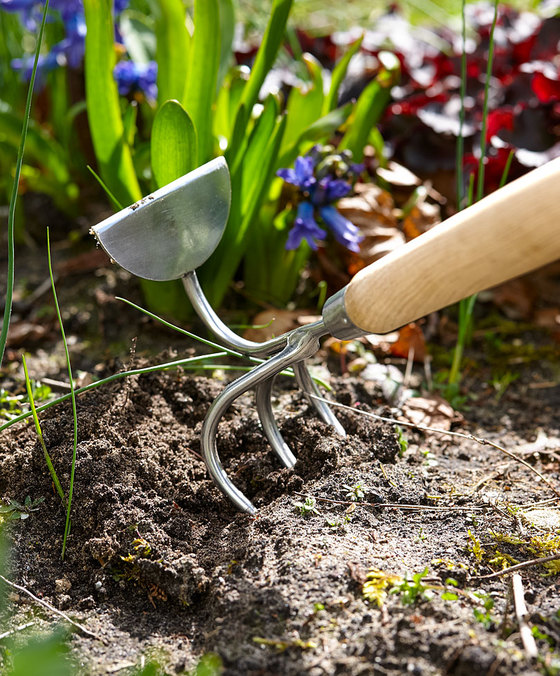 schoffel en cultivator in één