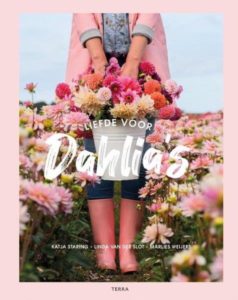 Liefde voor Dahlia's - tuinboek - Tuinhappy - tuinblogger - blogger tuin