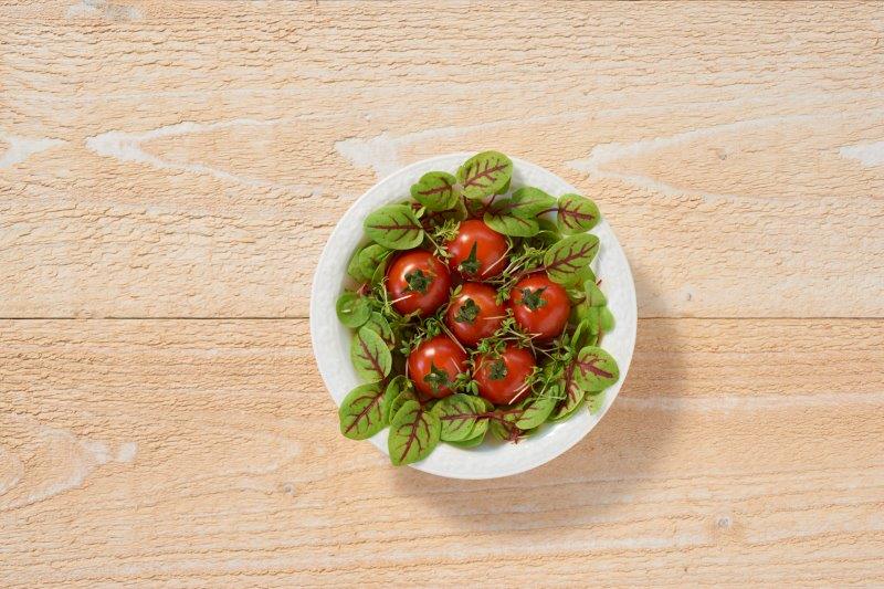 Snijbiet met tomaatjes (baby leaves)